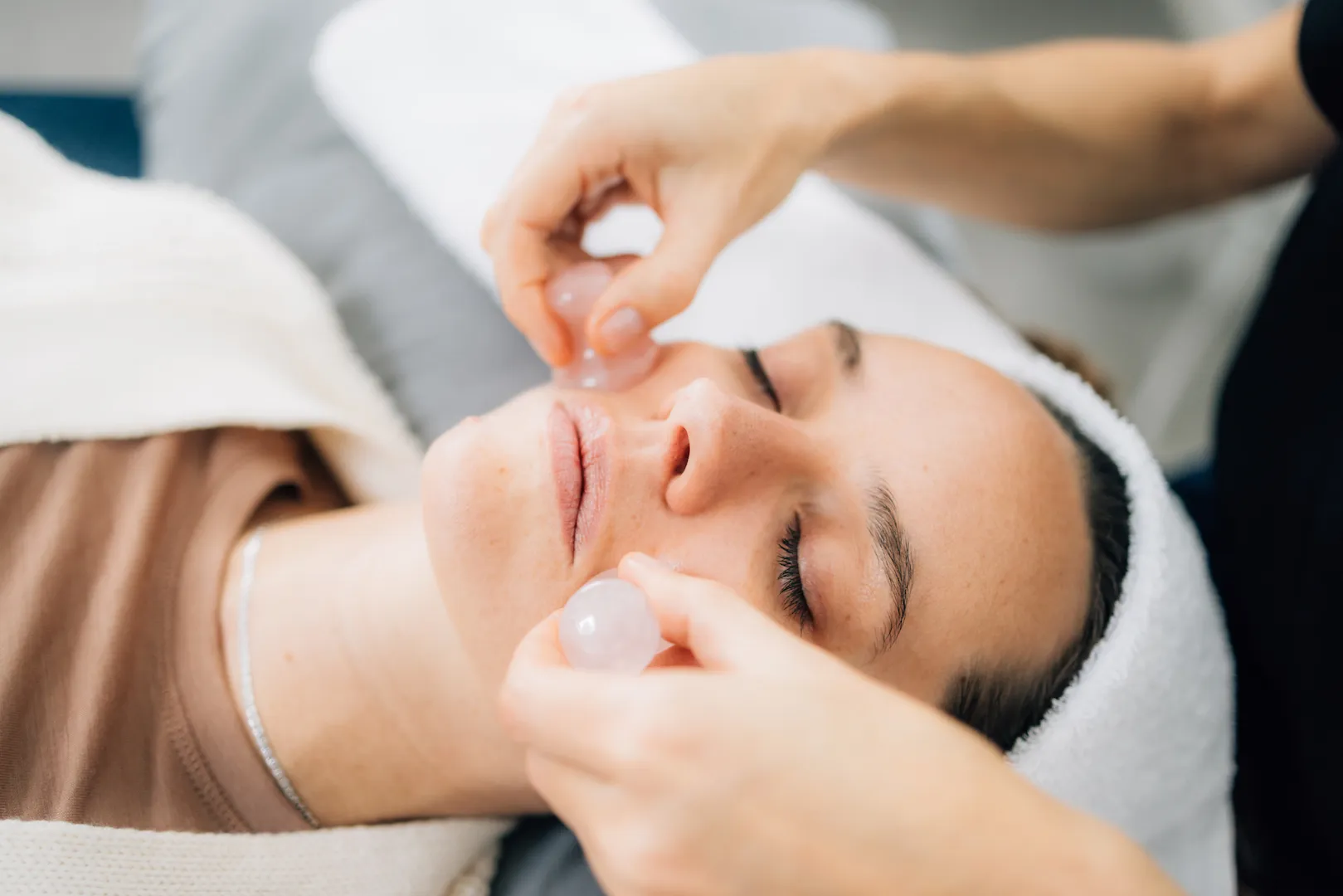 Jodie Boex preparing a Zone Face Lift treatment